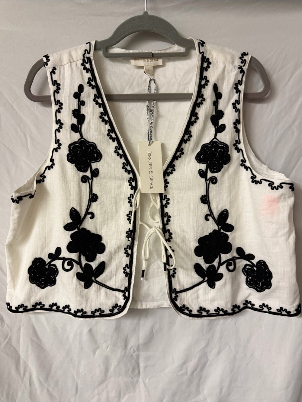 Jennifer & Grace White Embroidered Sleeveless Tie-Front Camisole